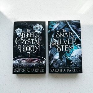 Dark retelling of Rapunzel (paperbacks)